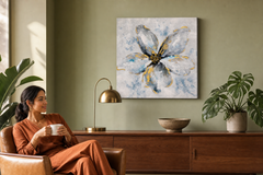 Oslikana slika za zid CVIJEĆE 50x50 cm – ručno oslikana slika u elegantnom interijeru (Mid-century warm) | wall mockup | premium canvas | Papilora.sk