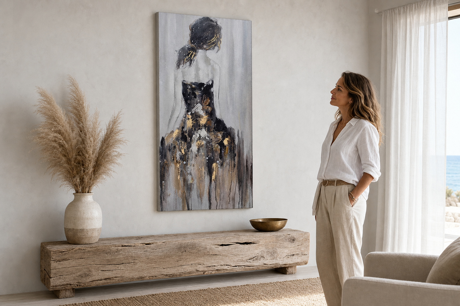 Oslikana slika na zidu ŽENA 50x100 cm – ručno oslikana slika u elegantnom interijeru (Modern coastal) | wall mockup | premium platno | Papilora.sk