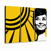 Ručno oslikana POP Art slika Audrey HEPBHURN 3 dijela ah2 – 3D vizualizacija ručno oslikanog platna na bijeloj pozadini. Dominantne boje: žuta, crna, bijela.