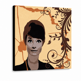Ručno oslikana POP Art slika Audrey Hepburn 1 komad ah7 – 3D vizualizacija ručno oslikanog platna na bijeloj pozadini. Dominantne boje: smeđa, narančasta, crna.