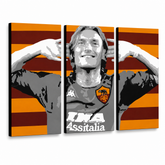 Ručno oslikana POP Art slika Francesco Totti mališan od 3 dijela – 3D vizualizacija ručno oslikanog platna na bijeloj pozadini. Dominantne boje: crvena, narančasta, siva, crna, bijela.