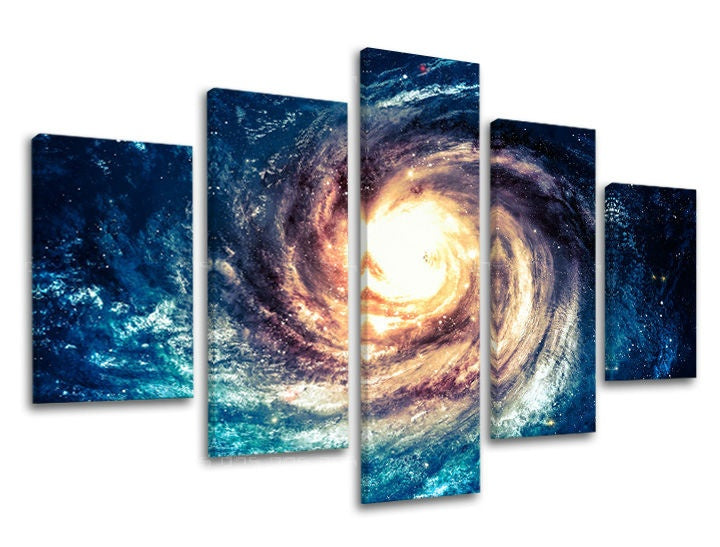 Slika na platnu s motivom spiralna galaksija u svemiru – 3D prikaz platna s vidljivim drvenim okvirom, Papilora.