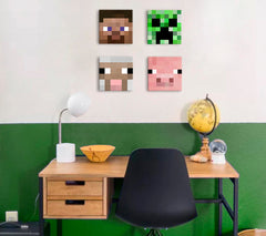 Slika na platnu s motivom minecraft likovi i životinje obješena u modernom stilskom interijeru iznad drvene konzole s vazom i svijećom, Papilora.