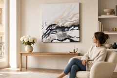 Oslikana slika za zid APSTRAKT 70x70 cm – ručno oslikana slika u elegantnom interijeru (Scandi cream) | wall mockup | premium platno | Papilora.sk