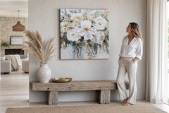 Oslikana slika za zid CVIJEĆE U VAZI 70x70 cm – ručno oslikana slika u elegantnom interijeru (Modern coastal) | wall mockup | premium platno | Papilora.sk