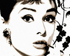 Ručno oslikana slika na platnu s motivom audrey hepburn s cigaretom i cvjetnim uzorkom – dodatni prikaz s vidljivom teksturom i kompozicijom, Papilora.