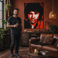 Ručno oslikana POP Art slika Jim Morrison 1 komad jm2 – slika u modernom muškom interijeru, lifestyle vizualizacija. Dominantne boje: crna, crvena, bijela.