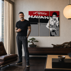 Ručno oslikana POP Art slika Scarface - AL PACINO 3 dijela al39 – slika u modernom muškom interijeru, lifestyle vizualizacija. Dominantne boje: crvena, crna, siva, bijela.