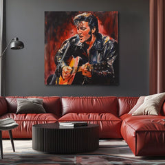 Ručno oslikana premium slika na platnu sa zlatnim akcentima s motivom elvis presley pjeva s gitarom obješena u modernom stilskom interijeru iznad drvene konzole s vazom i svijećom, Papilora.