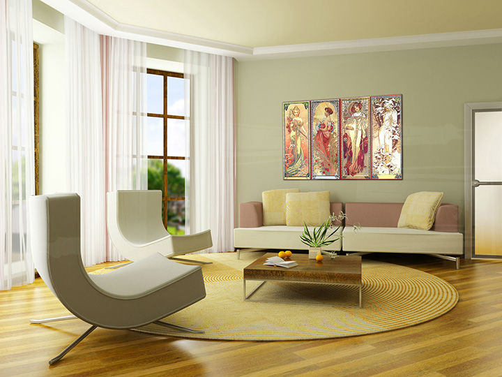 Slika na platnu s motivom četiri art nouveau ženske figure obješena u modernom stilskom interijeru iznad drvene konzole s vazom i svijećom, Papilora.
