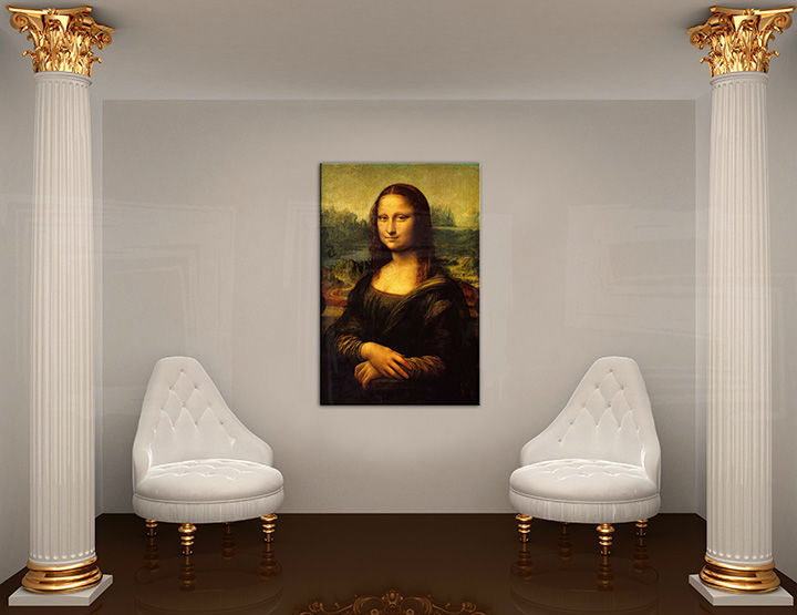 Slika na platnu s motivom mona lisa portret žene obješena u modernom stilskom interijeru iznad drvene konzole s vazom i svijećom, Papilora.