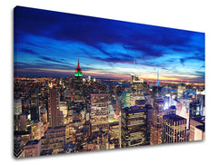Slika na platnu s motivom panoramski pogled na new york noću – 3D prikaz platna s vidljivim drvenim okvirom, Papilora.