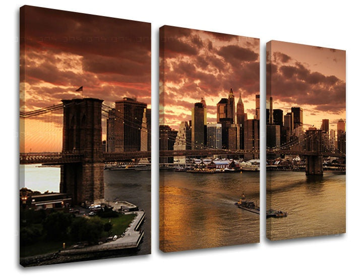 Slika na platnu s motivom newyorški mostovi i panorama grada u zalasku sunca – 3D prikaz platna s vidljivim drvenim okvirom, Papilora.