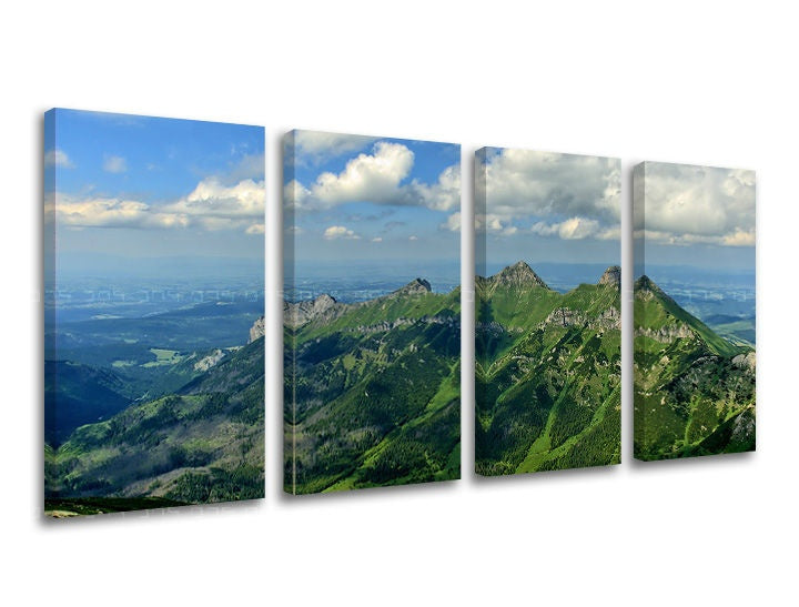 Slika na platnu s motivom zelene planine pod plavim nebom – 3D prikaz platna s vidljivim drvenim okvirom, Papilora.
