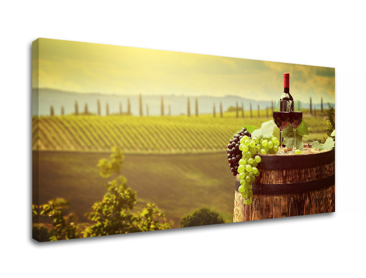 Slika na platnu s motivom vino i grožđe na bačvi u vinogradu – 3D prikaz platna s vidljivim drvenim okvirom, Papilora.