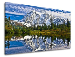 Slika na platnu s motivom snježna planina i jezero s odrazom – 3D prikaz platna s vidljivim drvenim okvirom, Papilora.